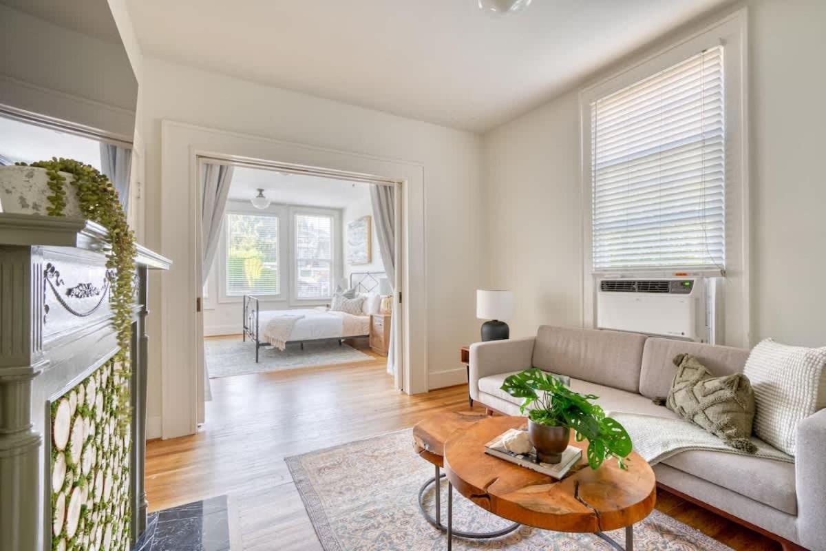 - La Casa Burnside - Local Eateries, Shops, And Bars Apartment Portland