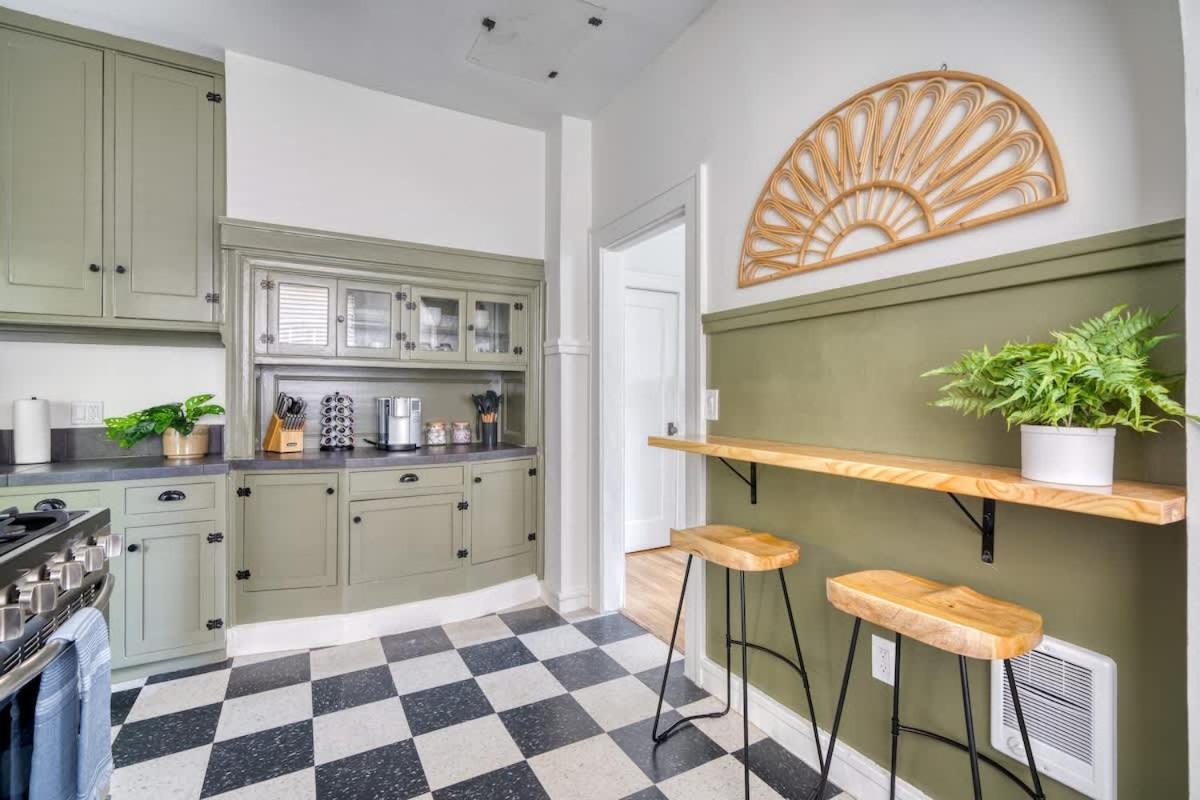 Apartment - La Casa Burnside - Local Eateries, Shops, And Bars