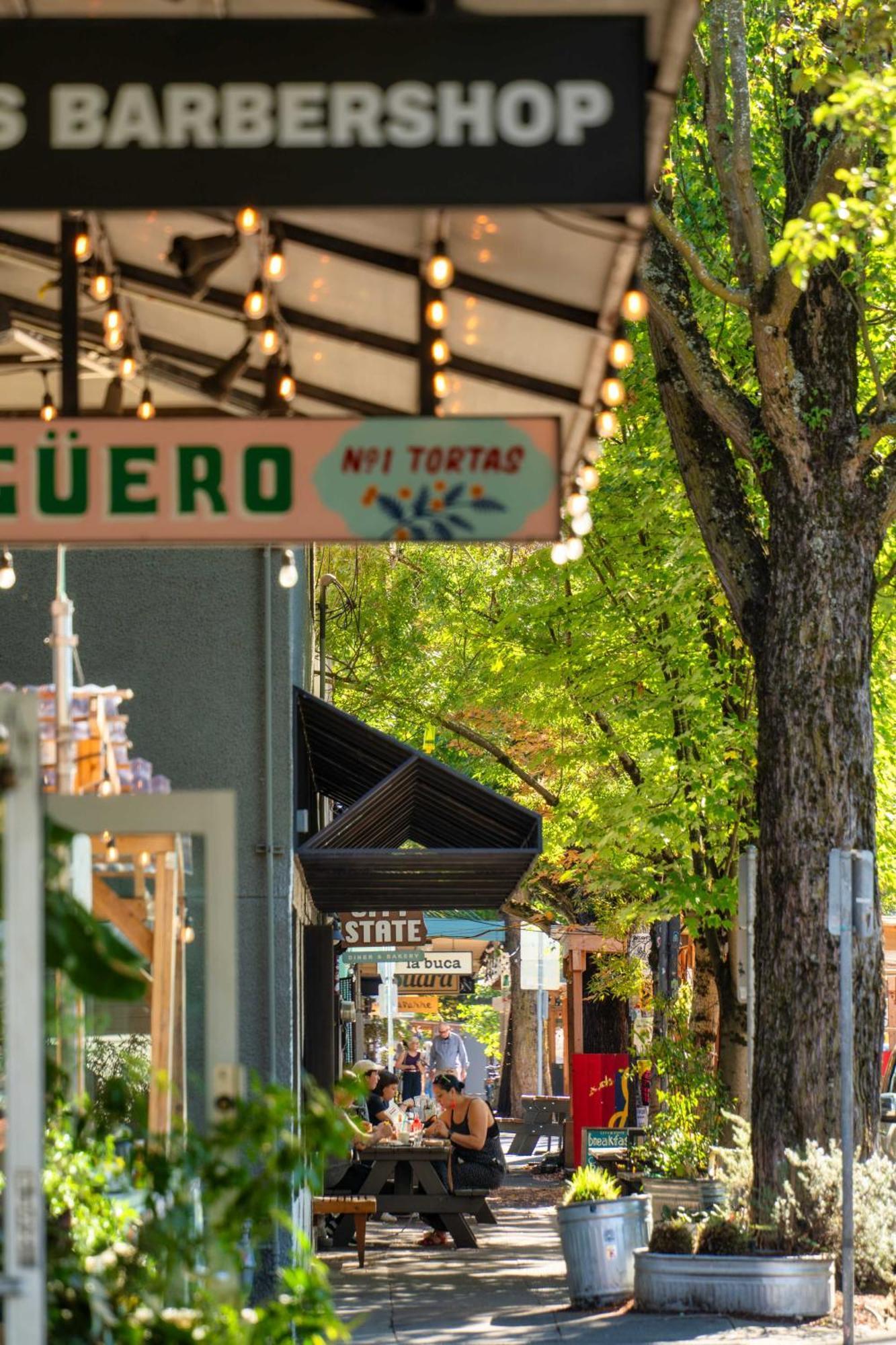 Apartment - La Casa Burnside - Local Eateries, Shops, And Bars *