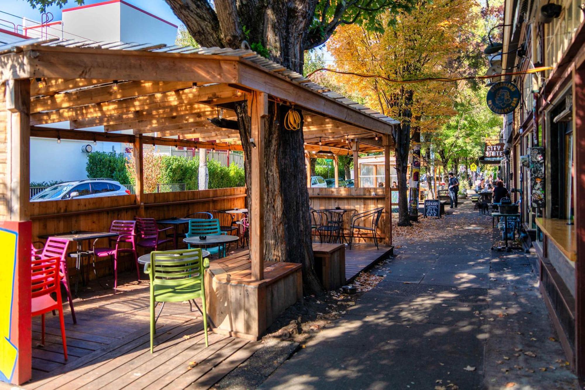 - La Casa Burnside - Local Eateries, Shops, And Bars *